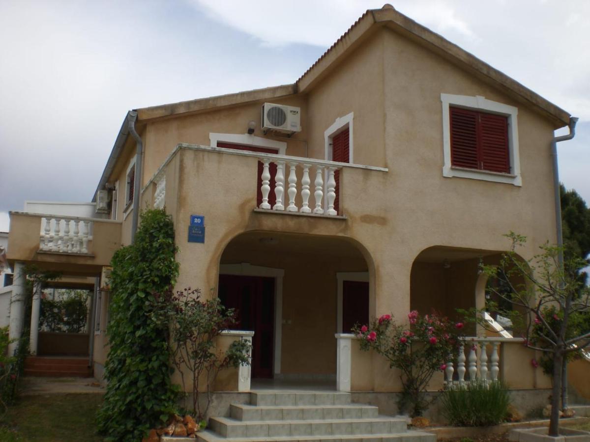 Apartmani Vesna Vir Extérieur photo
