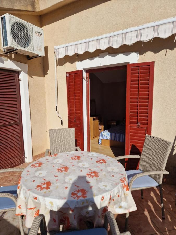 Apartmani Vesna Vir Extérieur photo