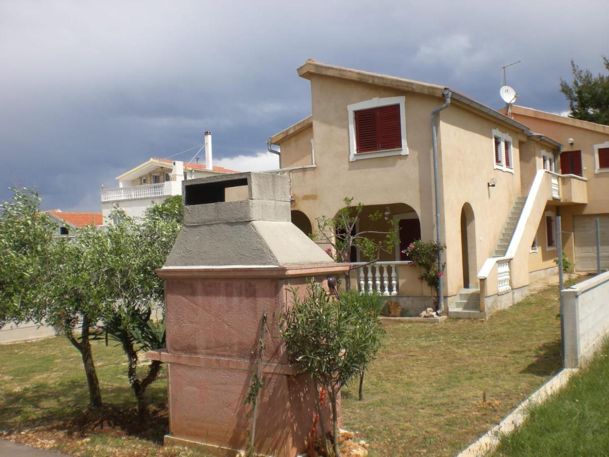 Apartmani Vesna Vir Extérieur photo